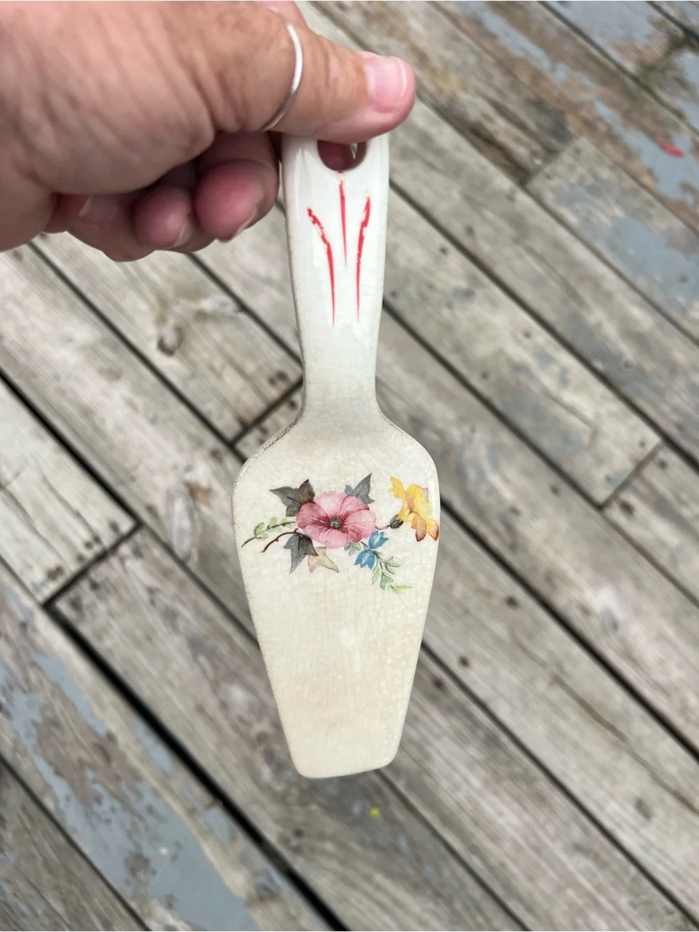 Vintage Floral Ceramic Cake Server in Cream with Pink and Yellow Flowers